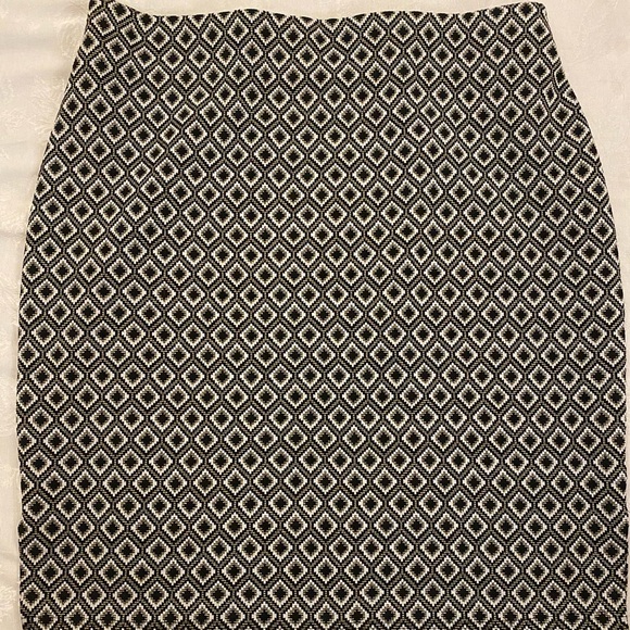 Leota Women's Pencil Skirt Gray Size: 1X - Picture 5 of 9